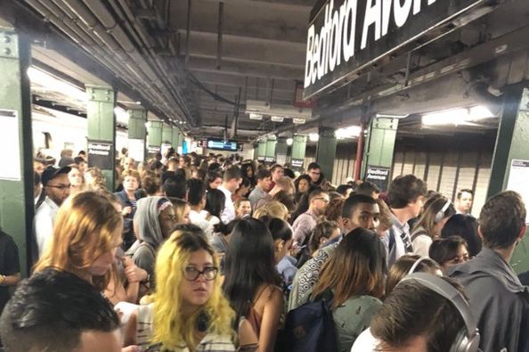 What an "absolute nightmare" situation on the L train might look like 